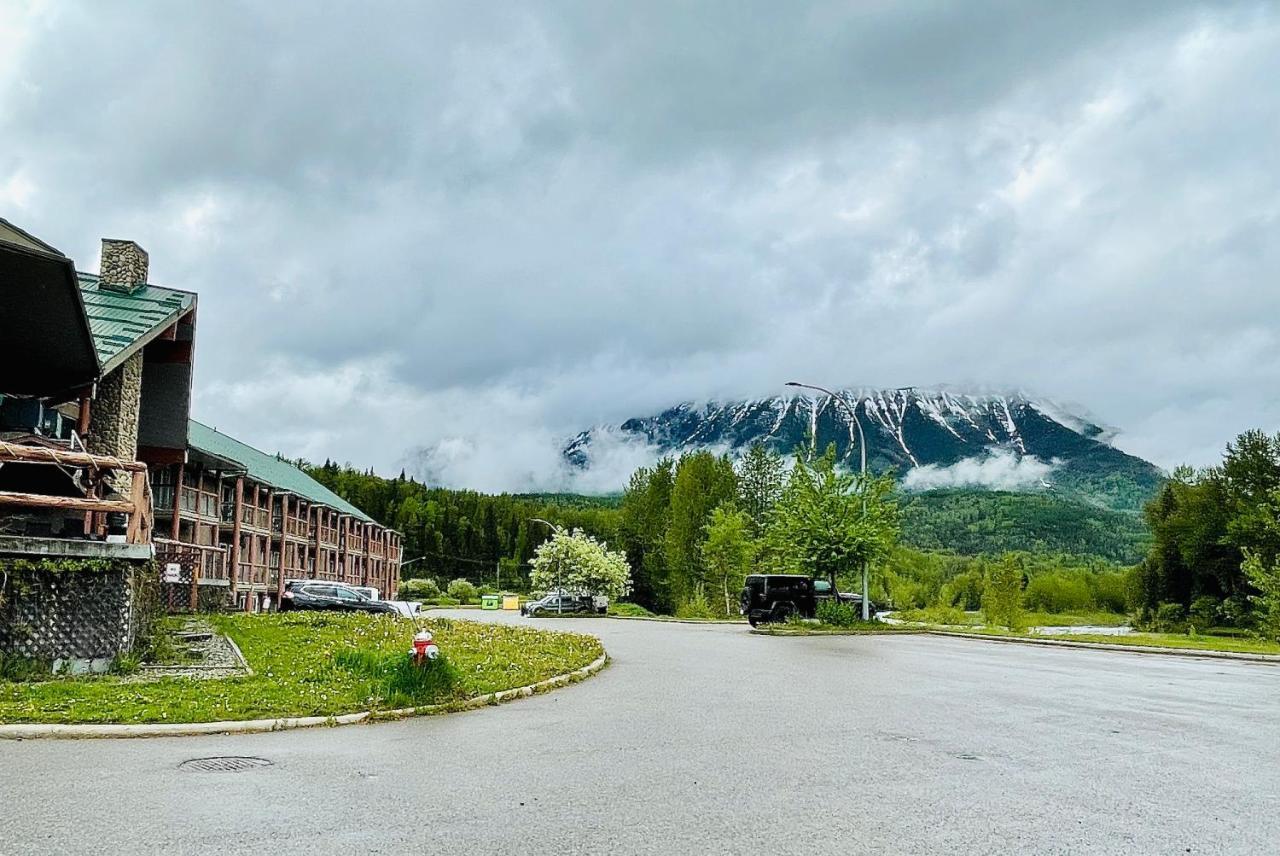 Fernie Stanford Resort Екстер'єр фото